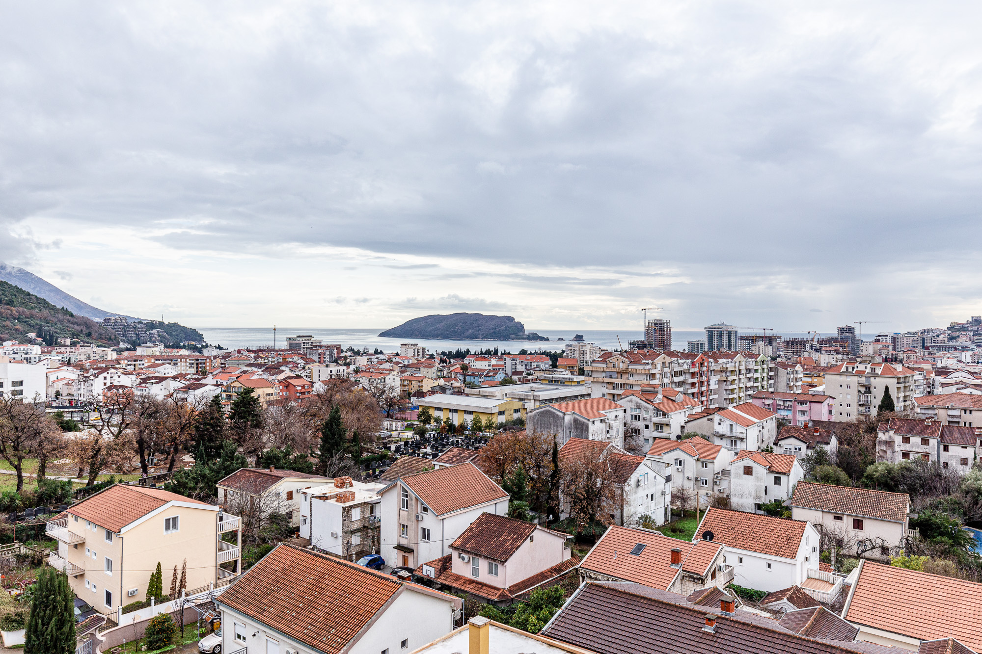 Apartments in a newly built building in the center of Budva
